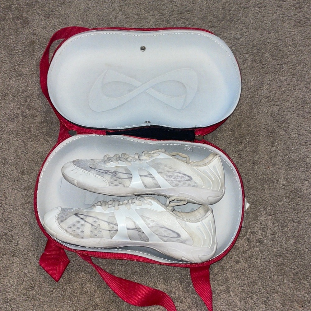 nfinity vengeance cheer shoes with bag